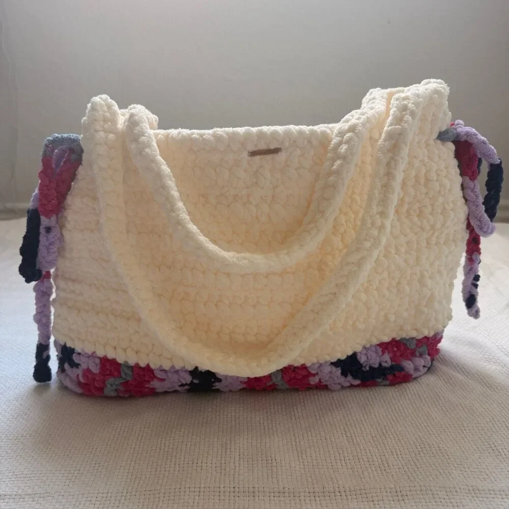 ๐ฆ Berry Cream Hand-Crochet Chenille Tote Bag ๐ - Picture 1 of 8